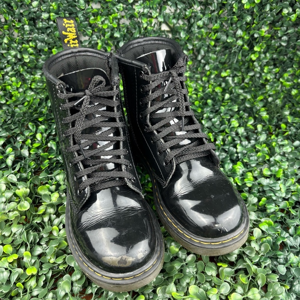 DR.MARTENS 1460 LACE UP BOOTS SIZE 2 KIDS